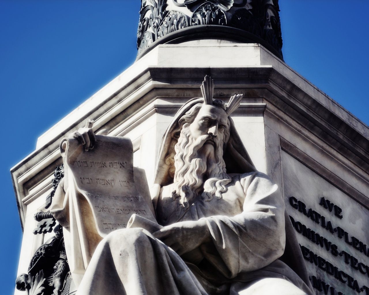 1280x1024 Statue In Rome 4K UHD Wallpaper for UltraHD Desktop and TV