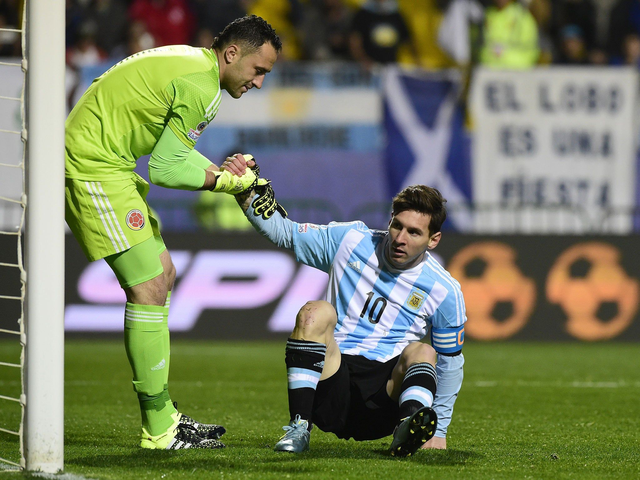 2048x1536 David Ospina double save: Do Arsenal even need Petr Cech?