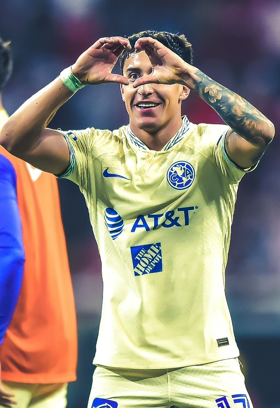 912x1328 ideas de Alejandro zendejas. alejandro zendejas, club américa, jugadores del america