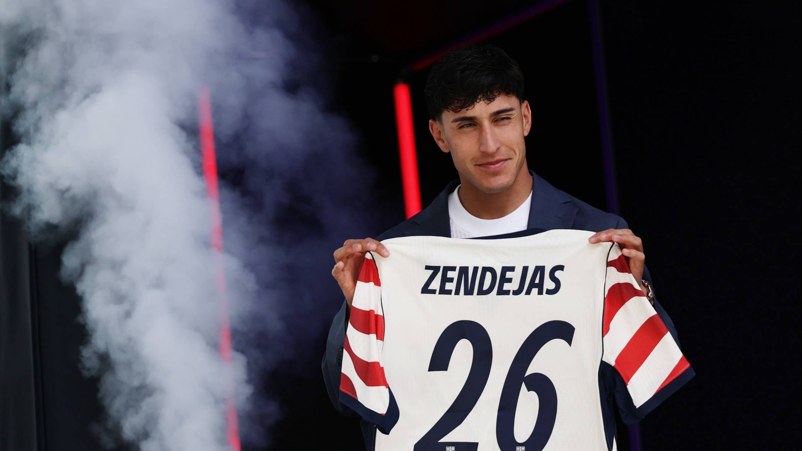 2560x1440 Stu Holden Backs Mauricio Pochettino After Diego Luna Omission: 'Zendejas Is a Better Player'