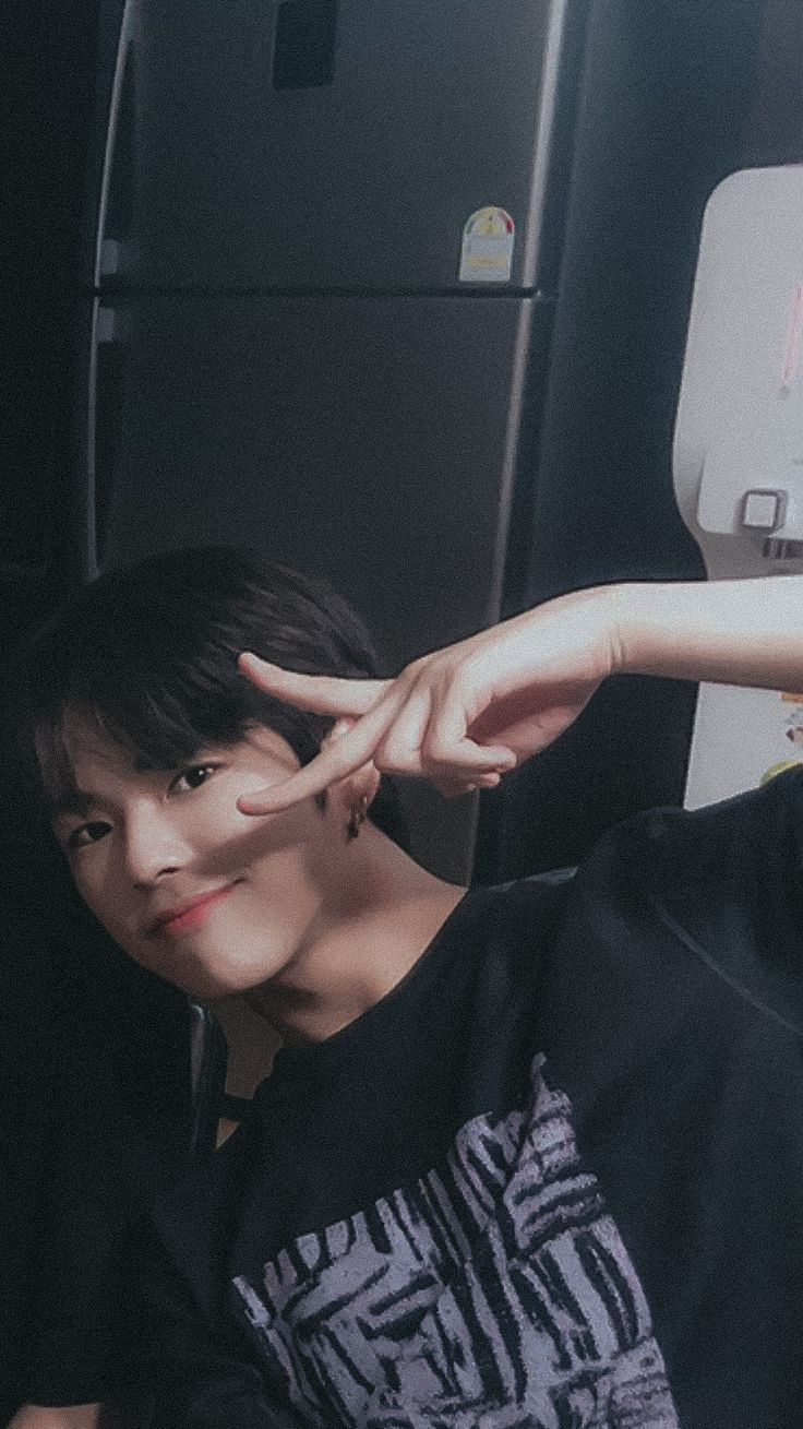 736x1309 YOON JAEHYUK