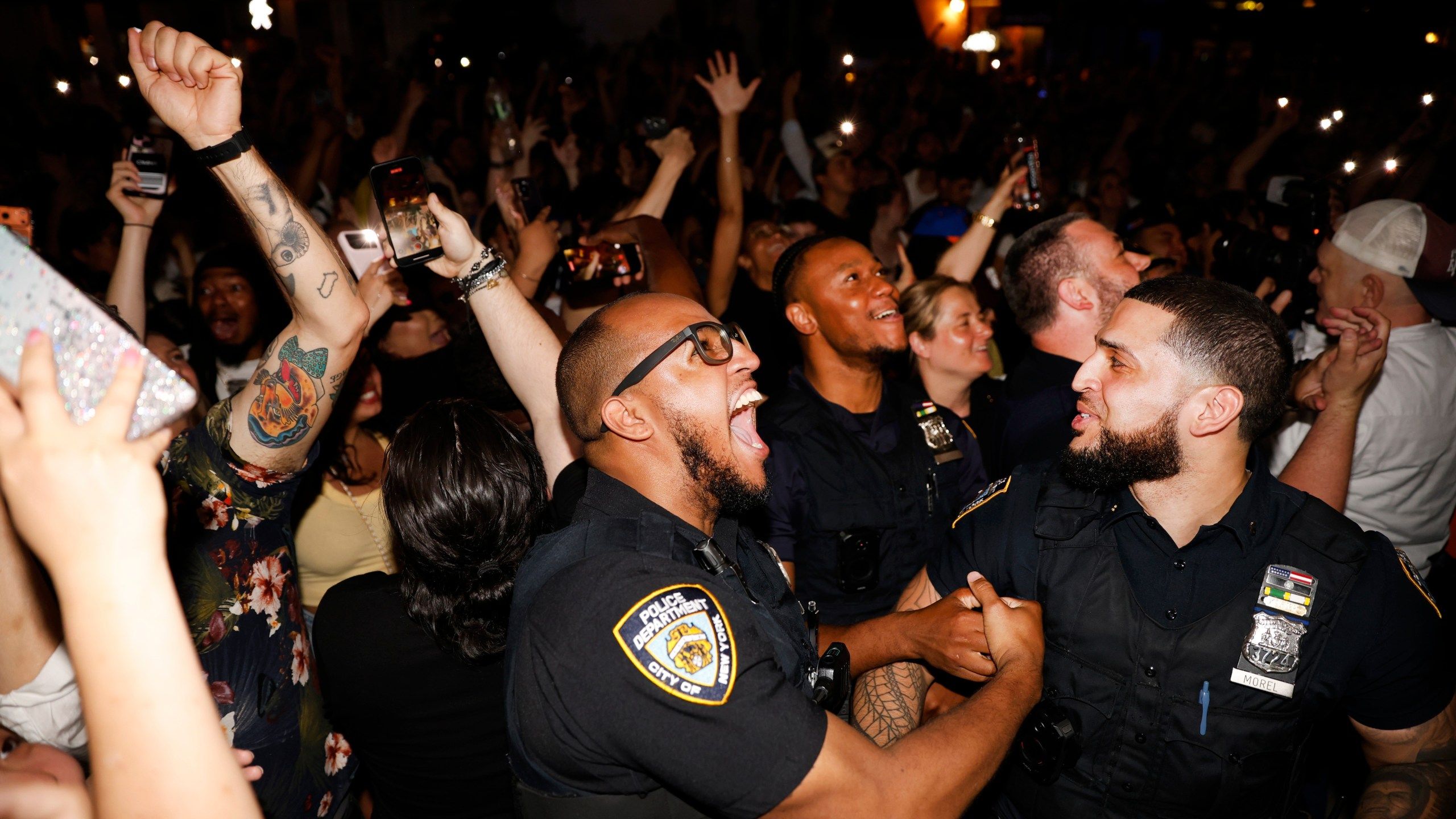 2560x1440 Mayhem mars euphoria as New York City celebrates the Knicks' first championship in 53 years. WLNS 6 News