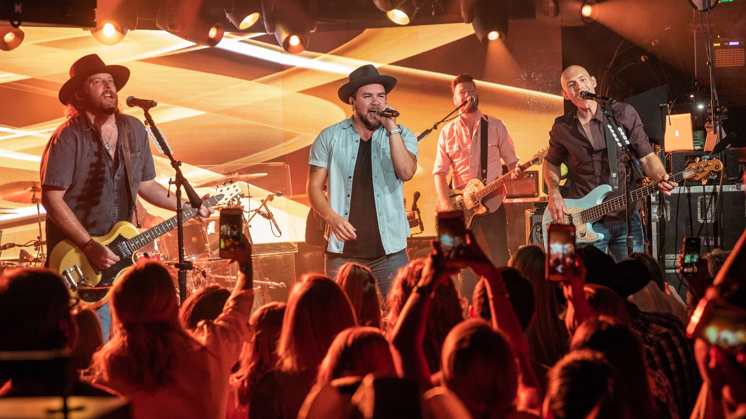 2560x1440 Eli Young Band back on stage at Belly Up