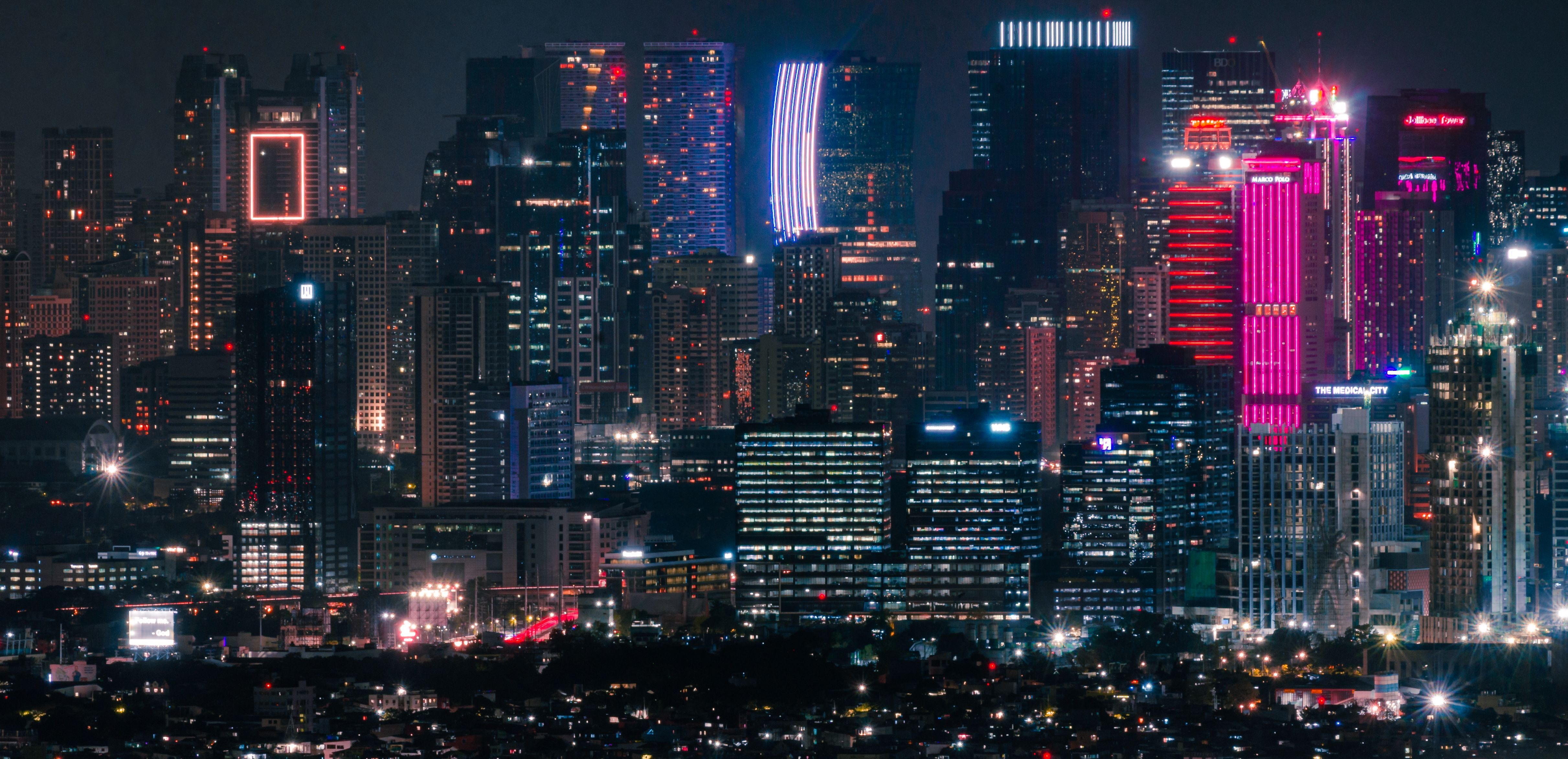 4844x2344 Illuminated Manila at Night · Free