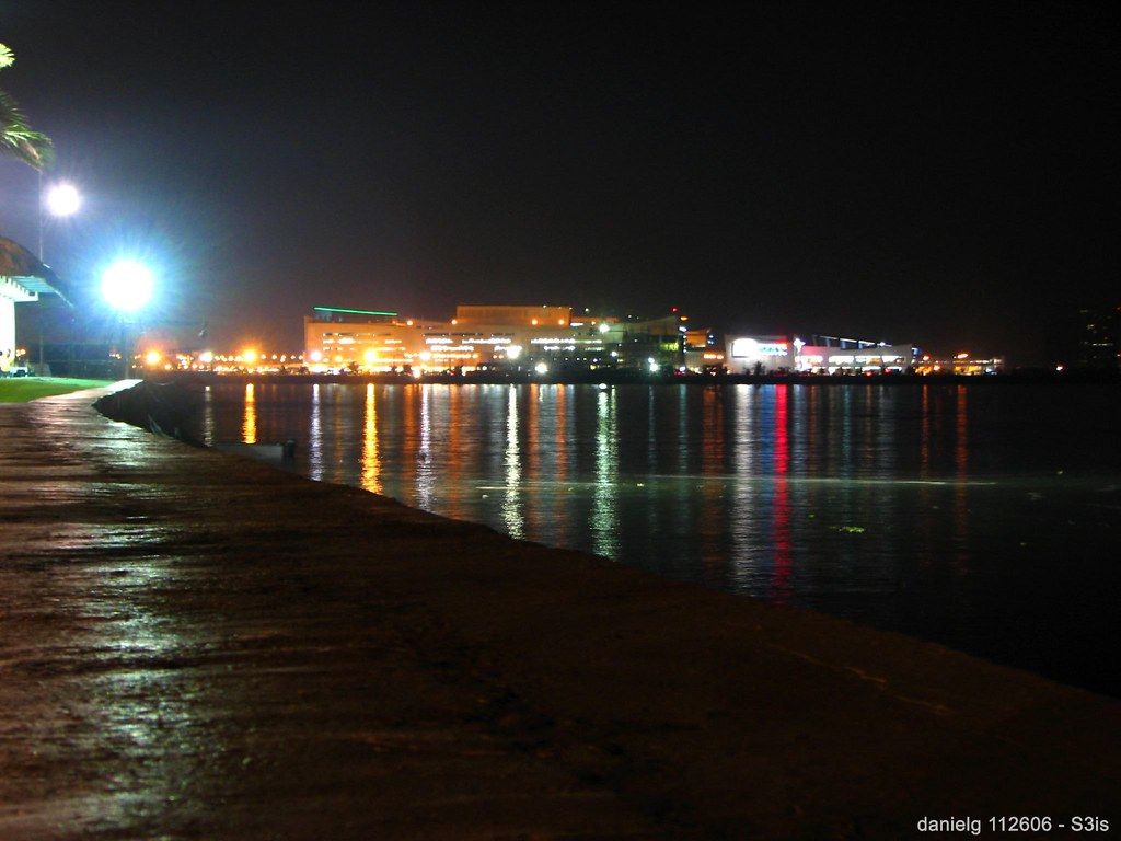 1024x768 Manila Bay by Night. Westin Philippine Plaz
