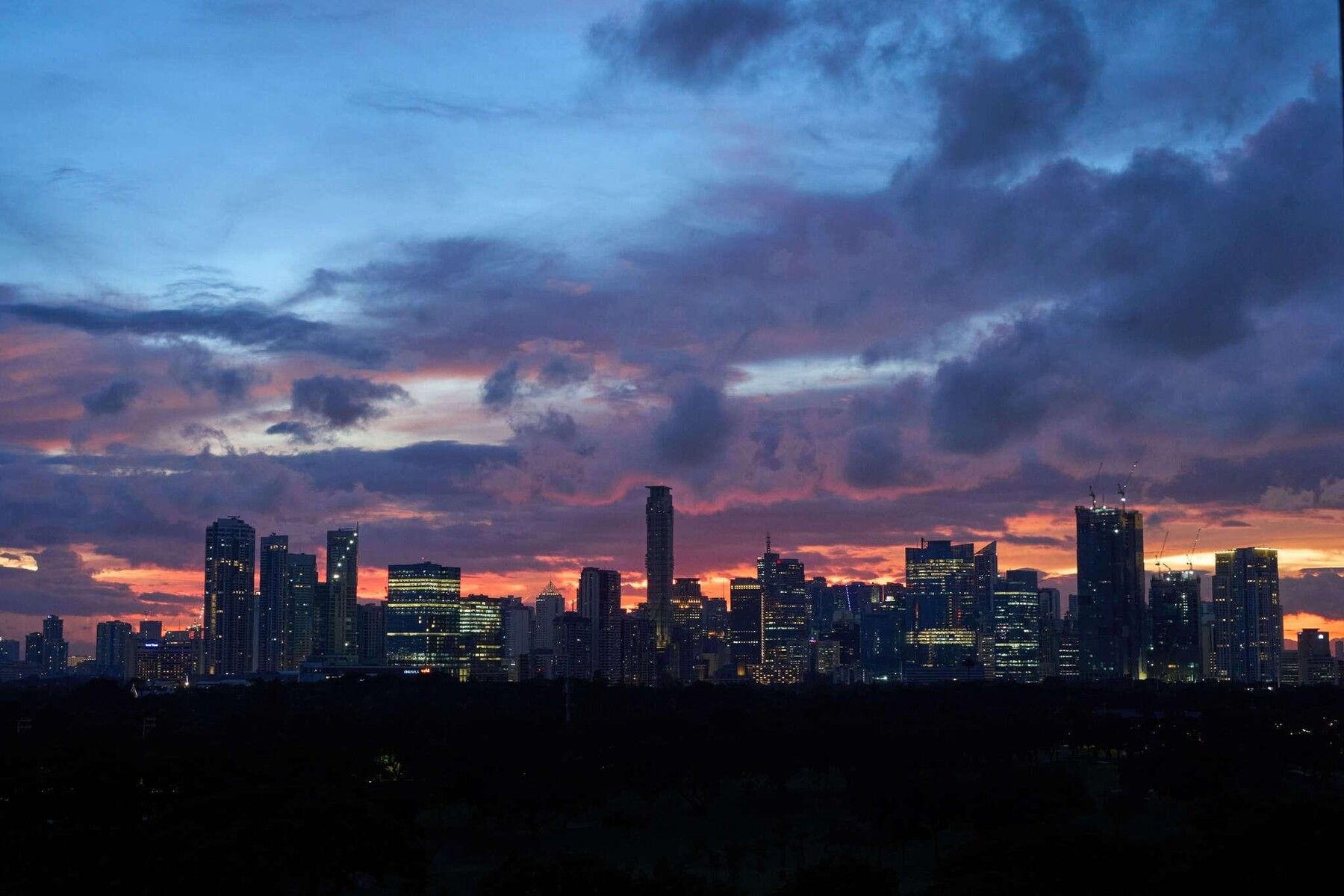 1800x1200 117 photo of Manila Cityscape Night Time