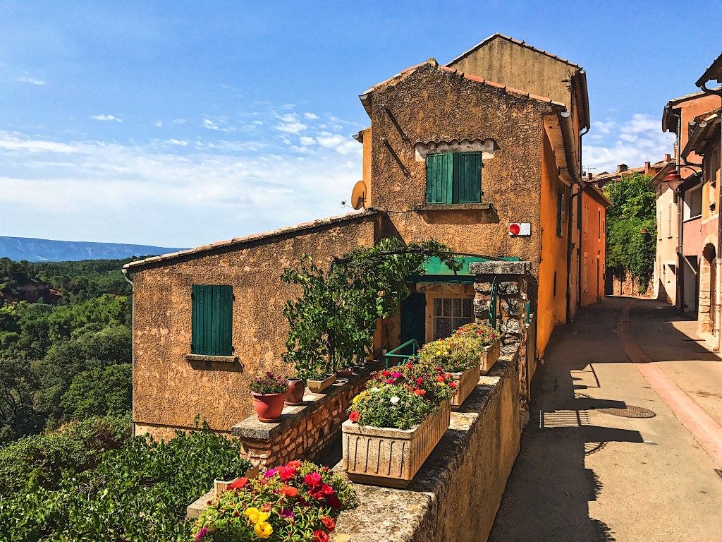 1024x768 Travel: Exploring Roussillon, France