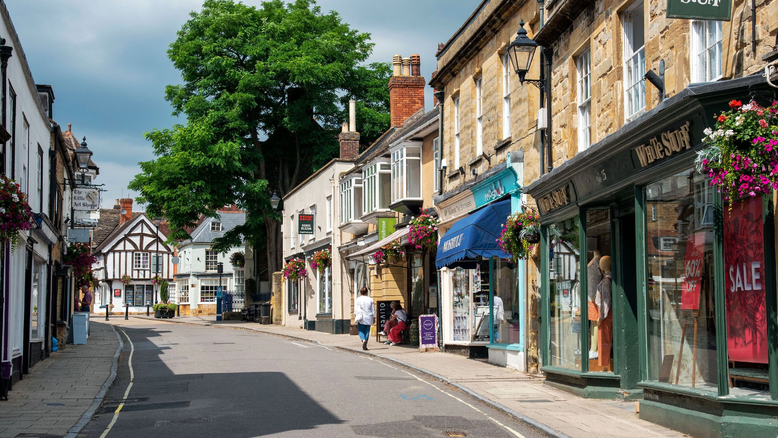 2560x1440 Sherborne is becoming our favourite artsy staycation