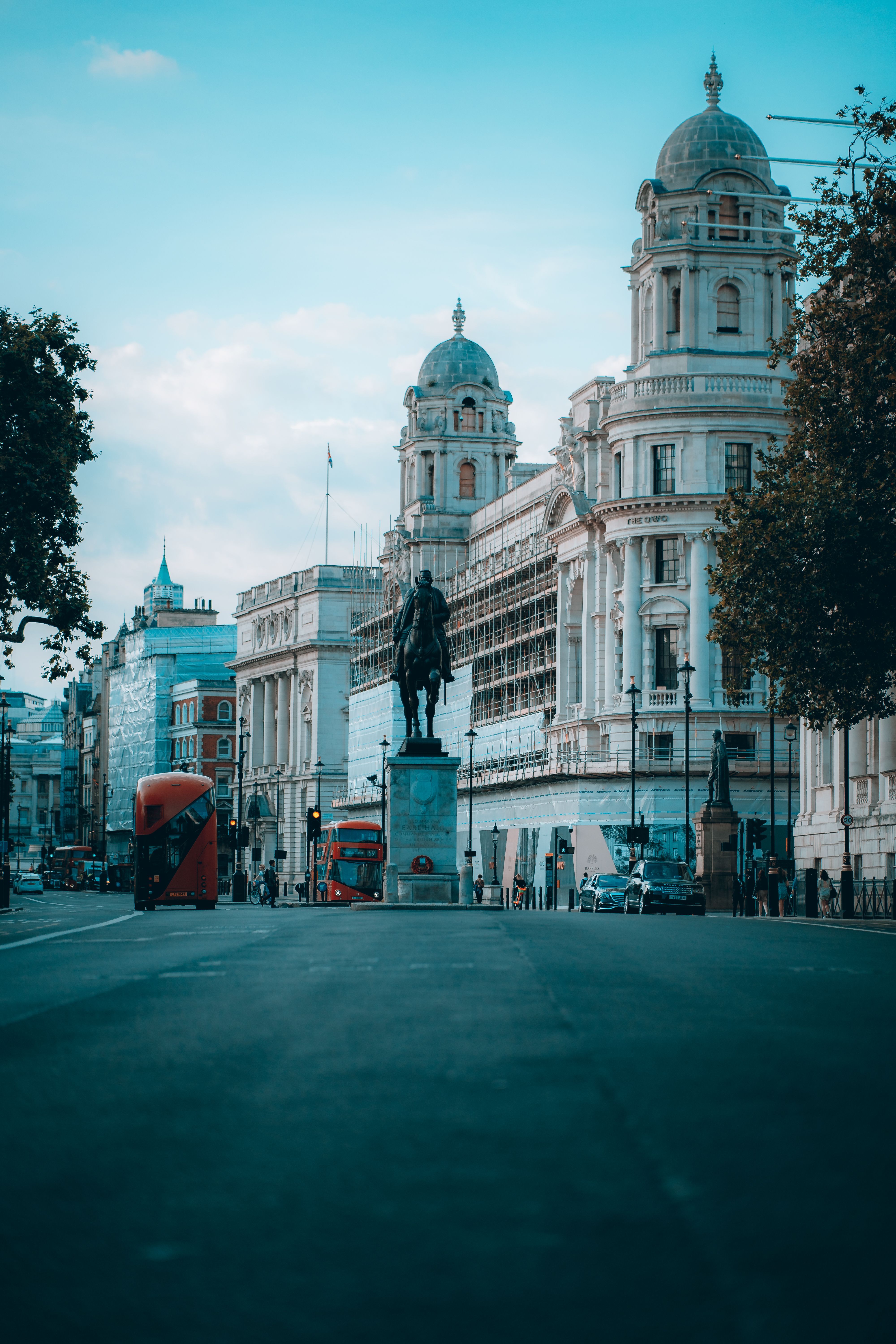 4000x6000 City Buildings Under the Blue Sky · Free