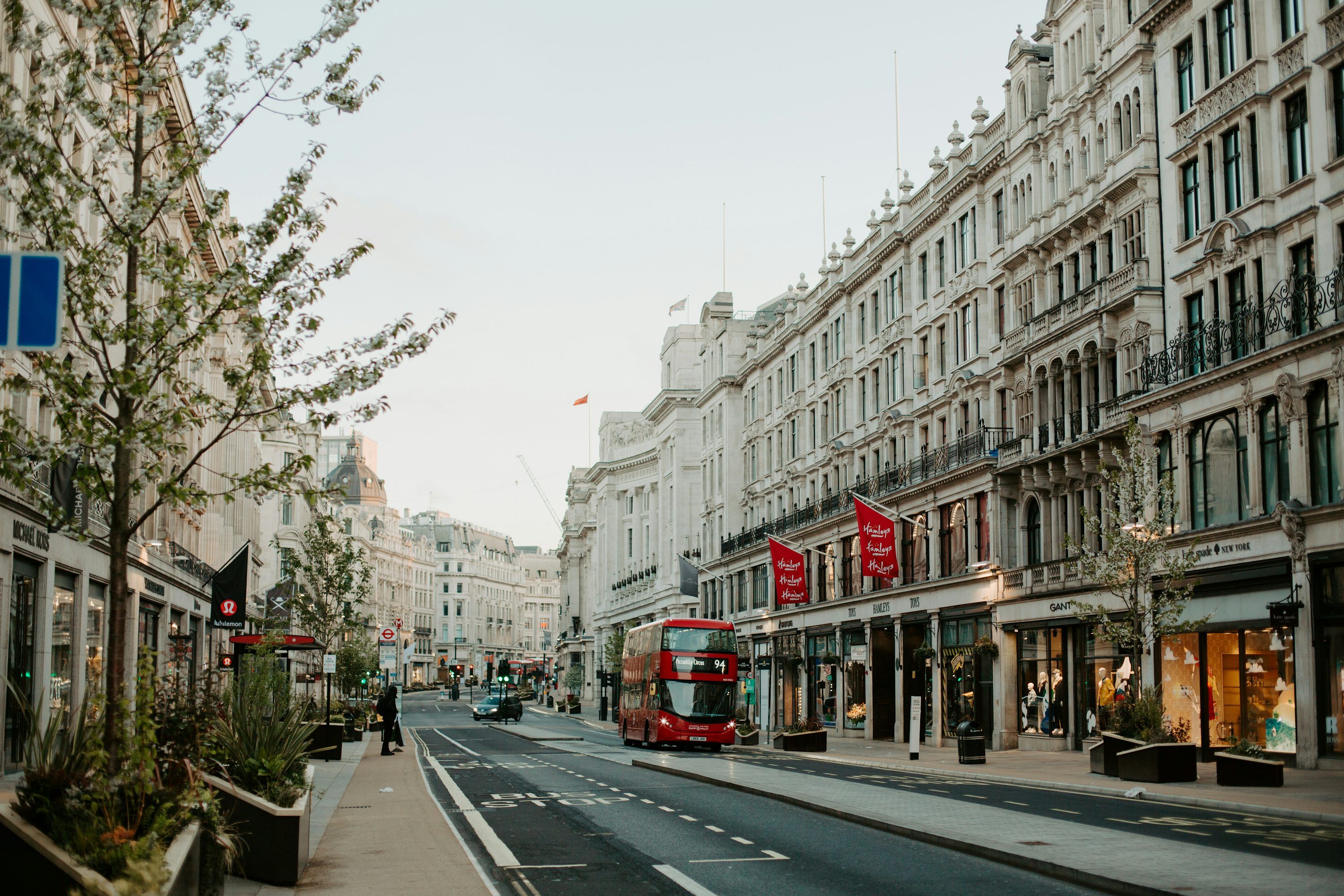3000x2000 British Street Picture. Download Free Image