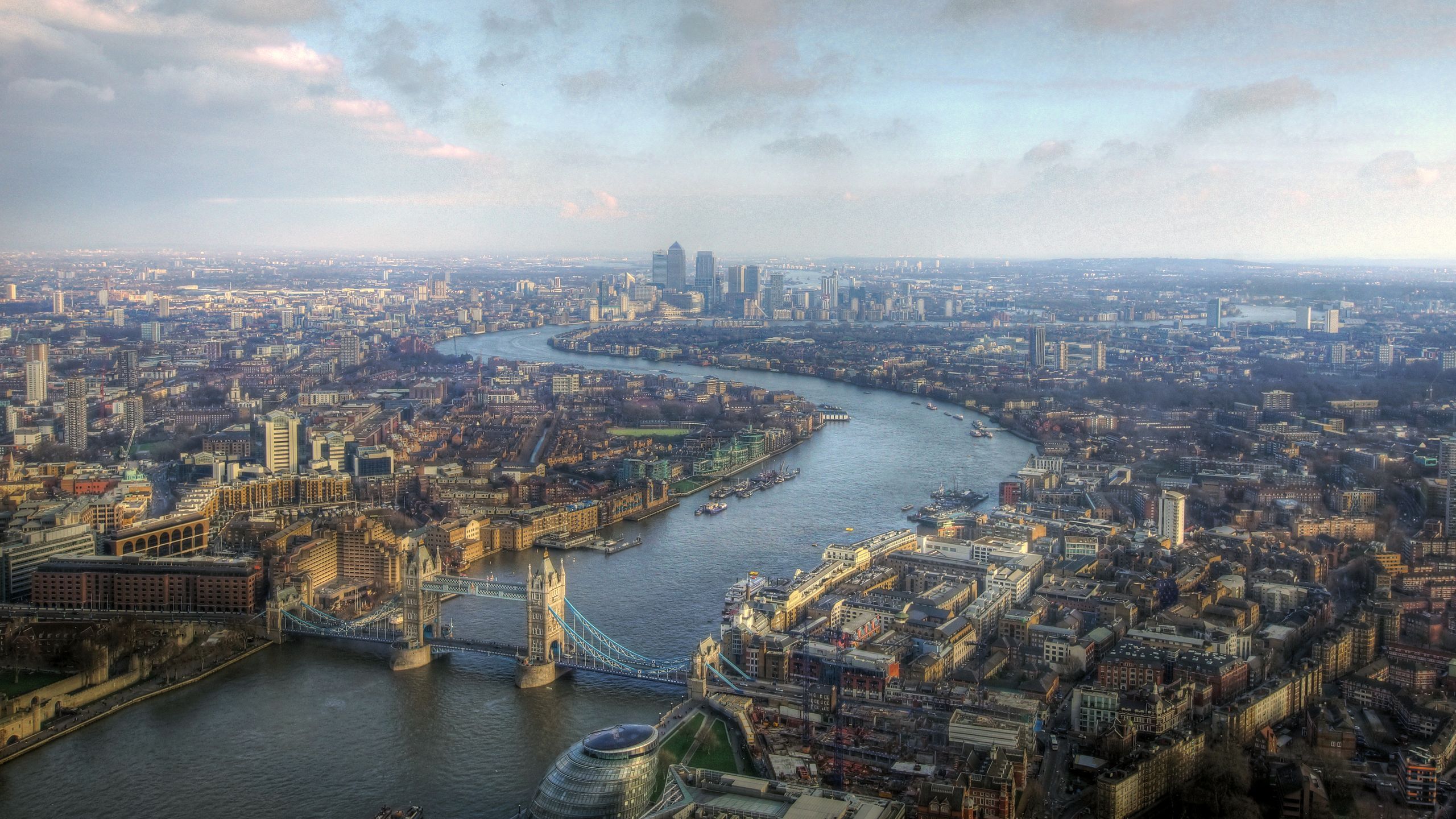 2560x1440 This British Cyclist Mapped a Virtual Snowman Through London. Condé Nast Traveler