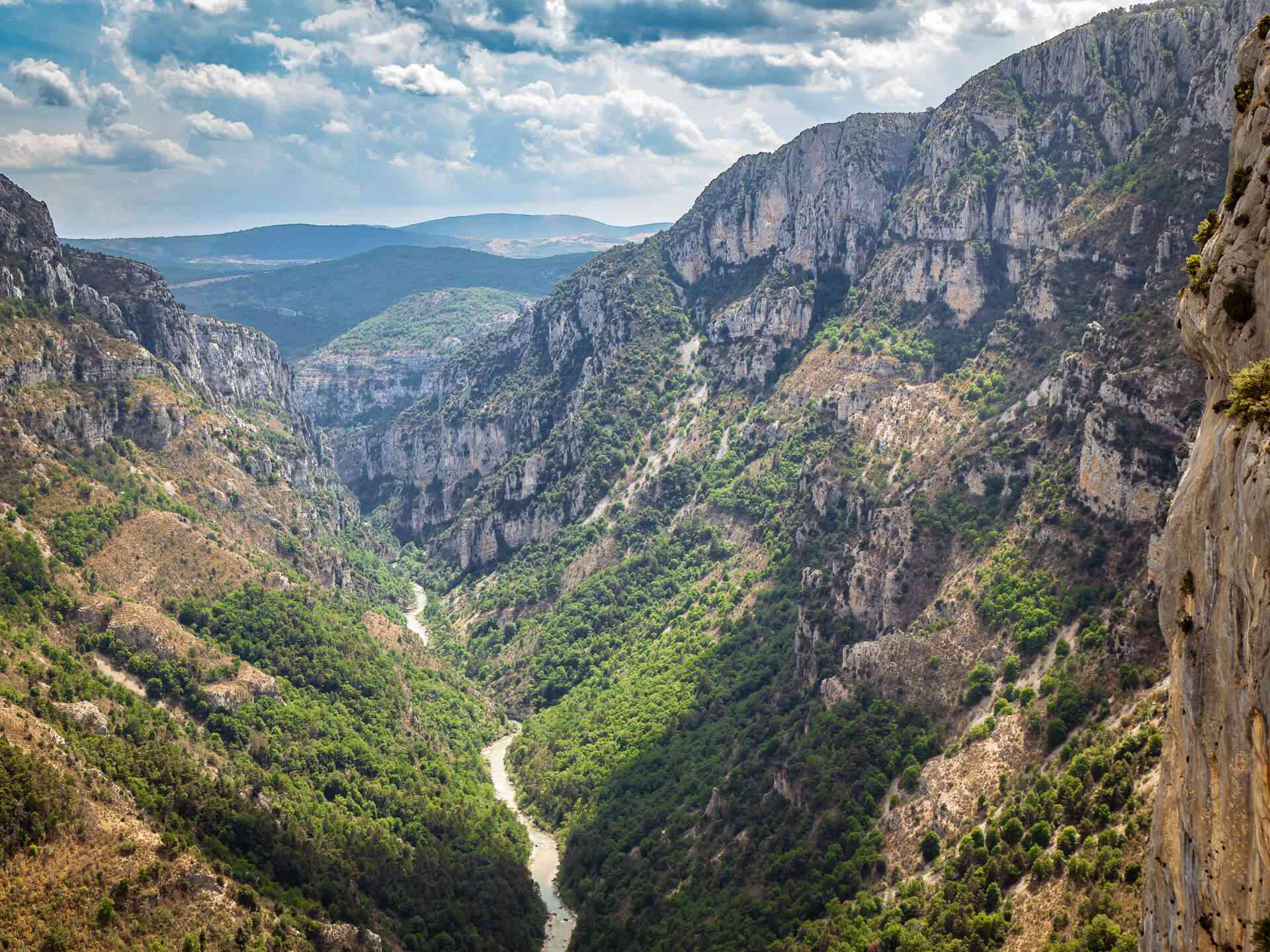 1920x1440 Driving the scenic Route des Cretes of Verdon Gorge in France