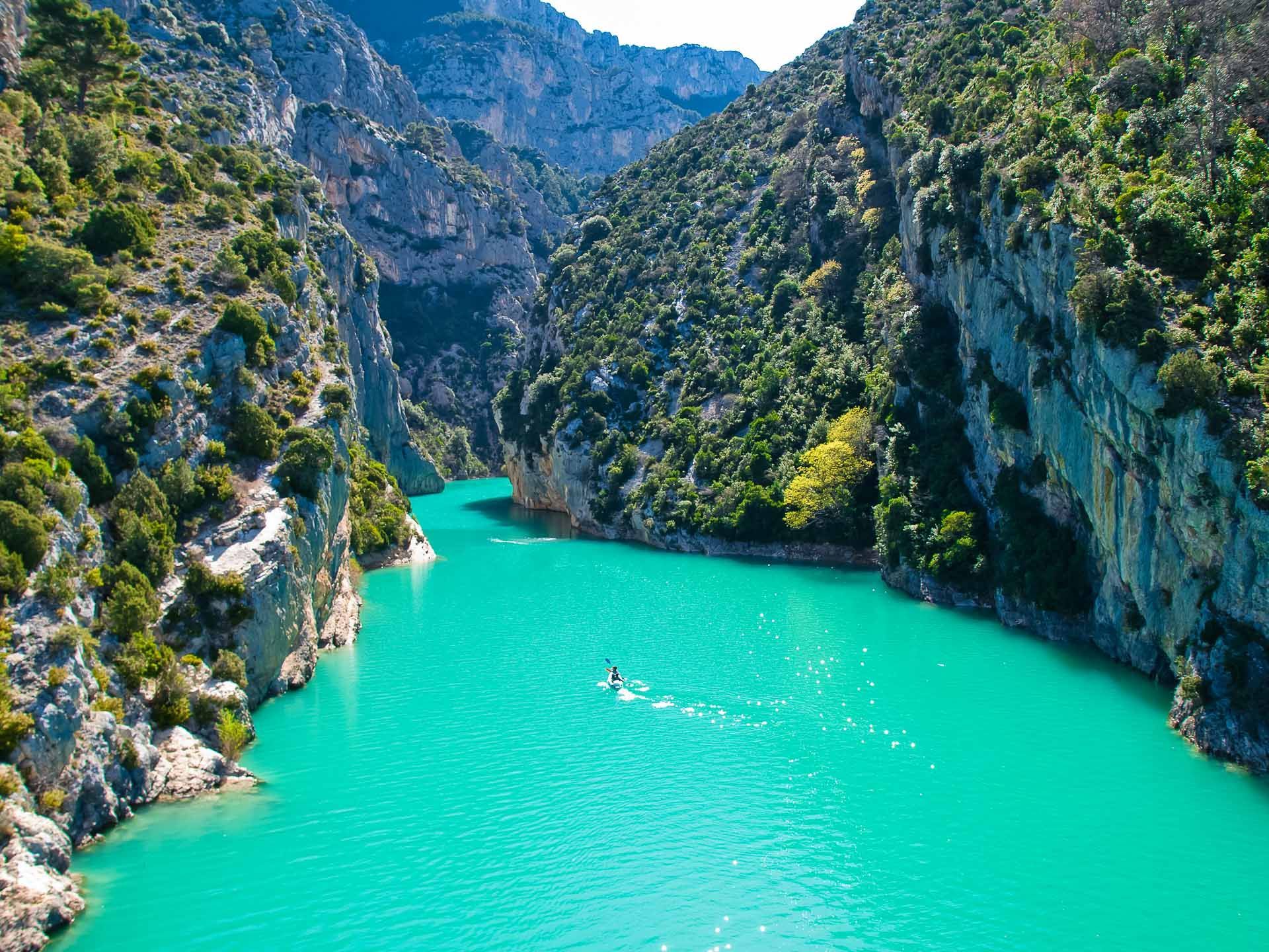 1920x1440 A luxury hotel in the Gorges du Verdon
