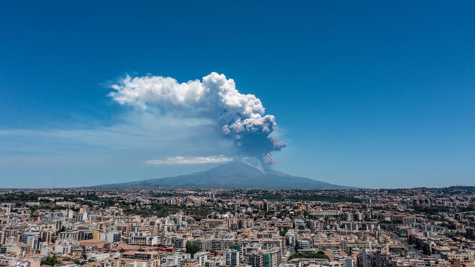 1600x900 Scientists discover new way to detect volcanic eruptions at Mount Etna