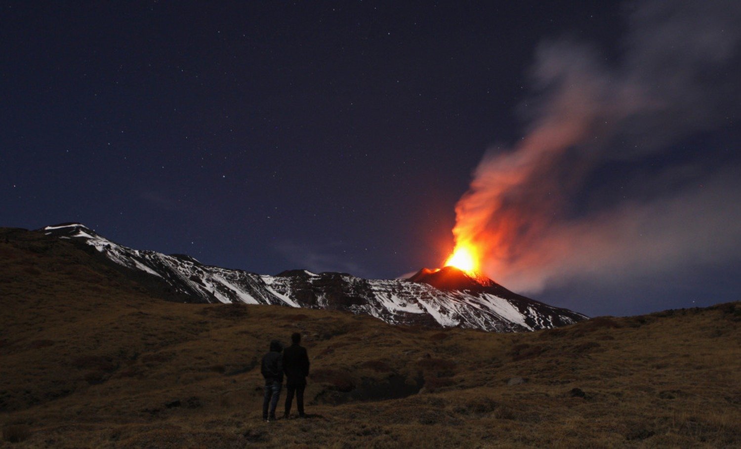 1500x909 Mount Etna volcano erupts, lighting up sky over Sicily
