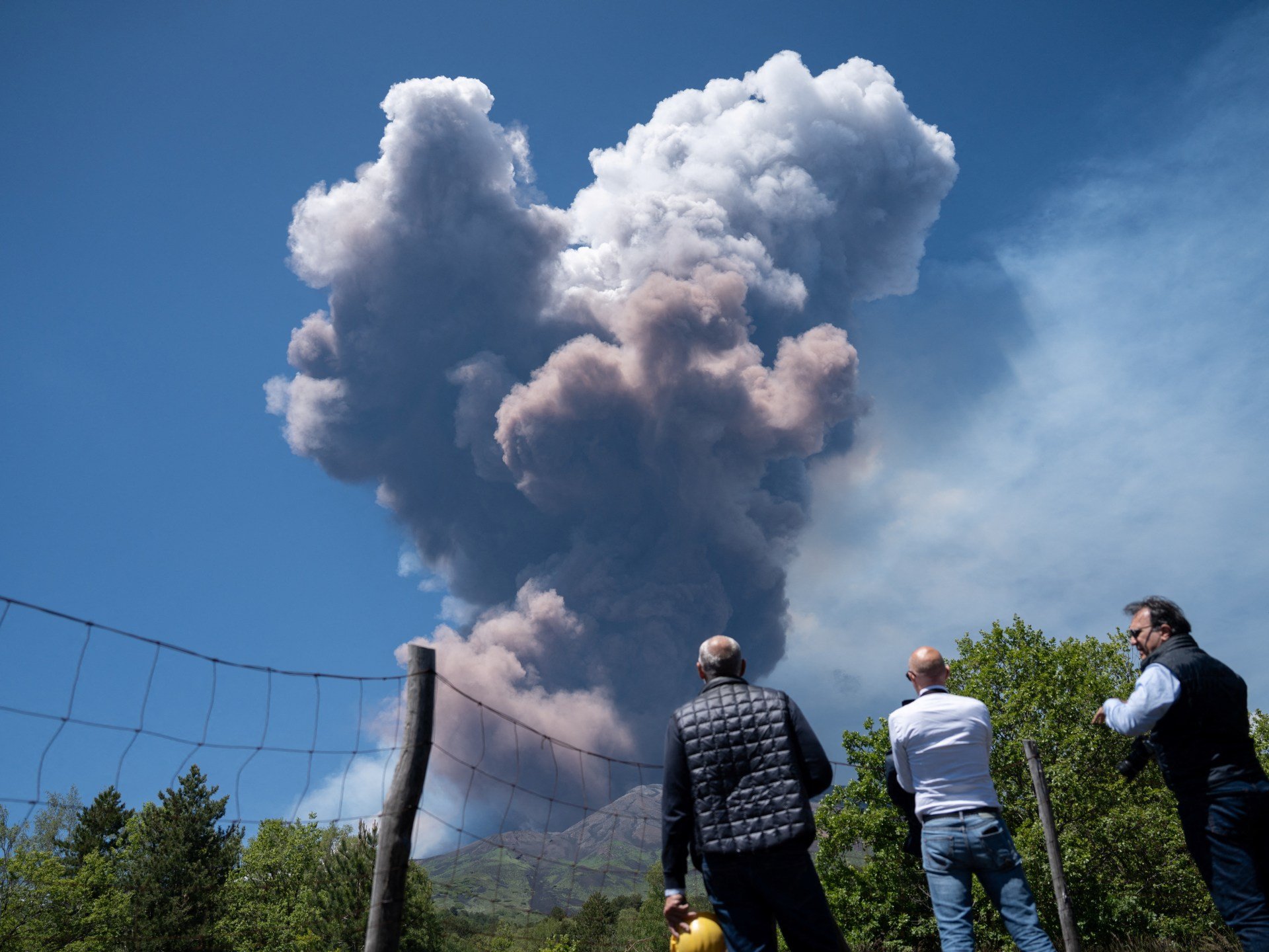 1920x1440 Italy's Mount Etna puts on spectacular display as it erupts in Sicily