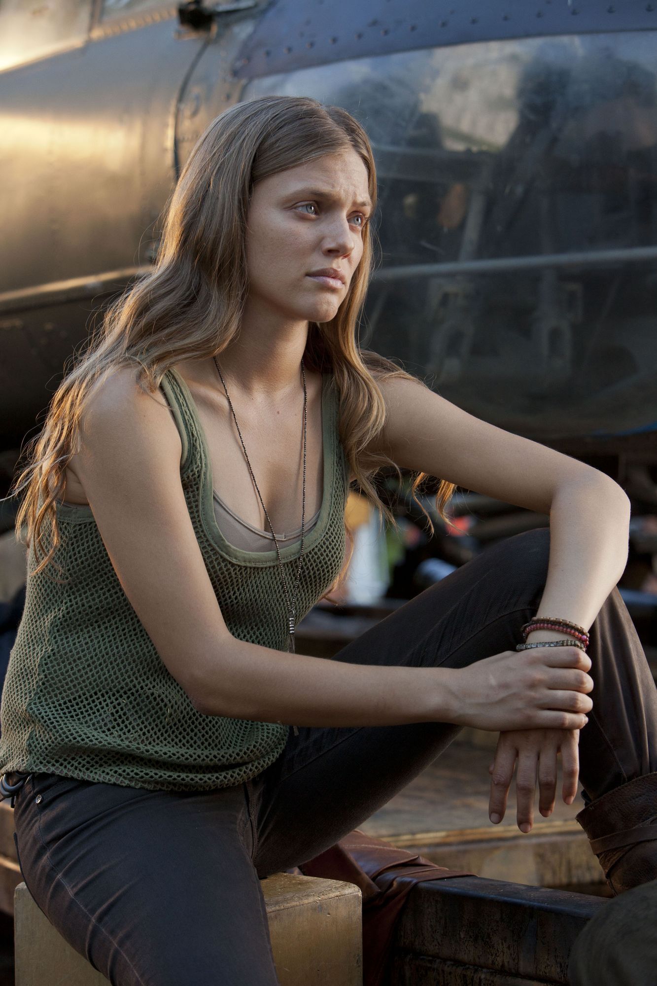 1333x2000 Tracy spiridakos