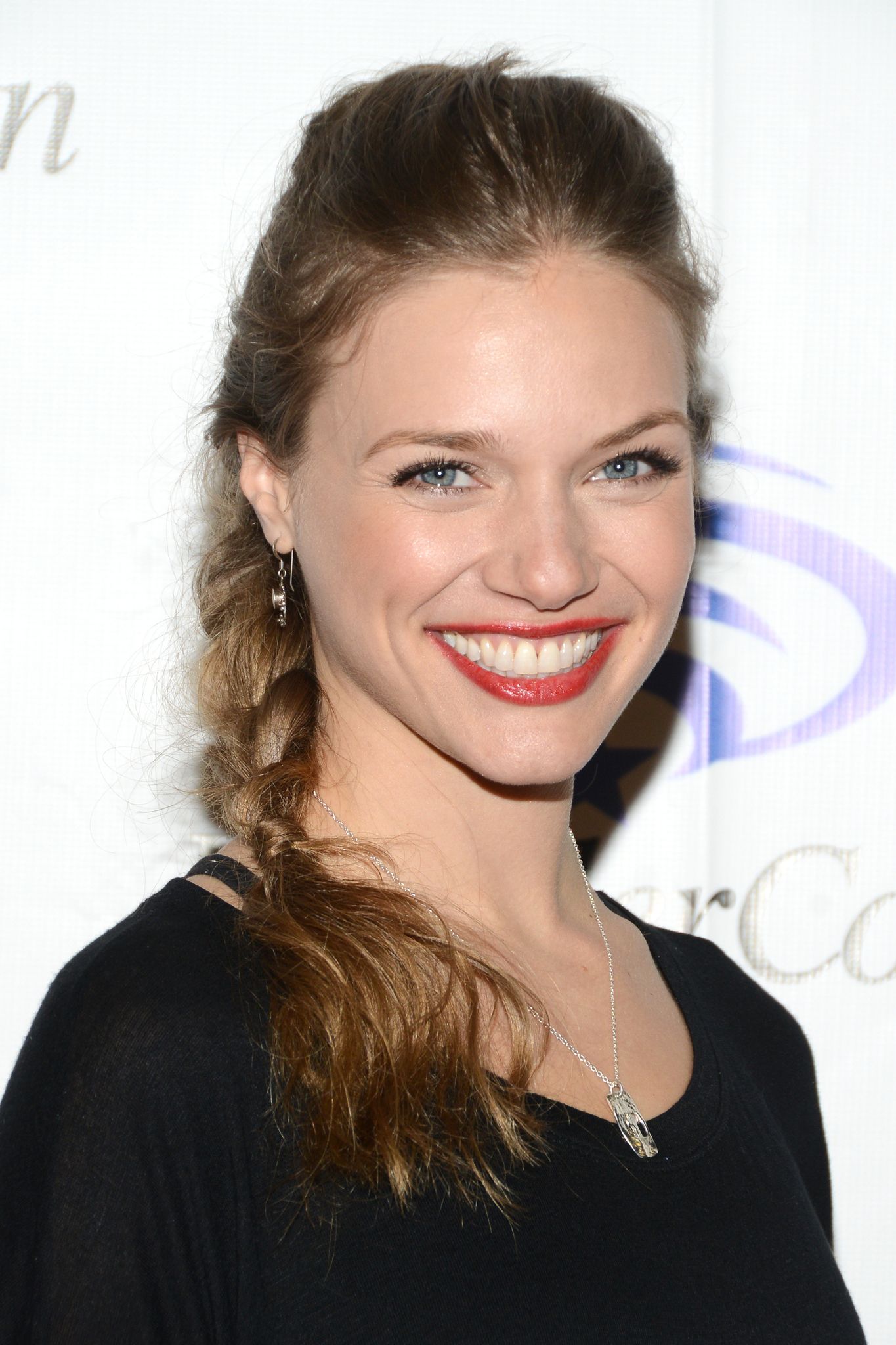 1365x2048 Tracy Spiridakos