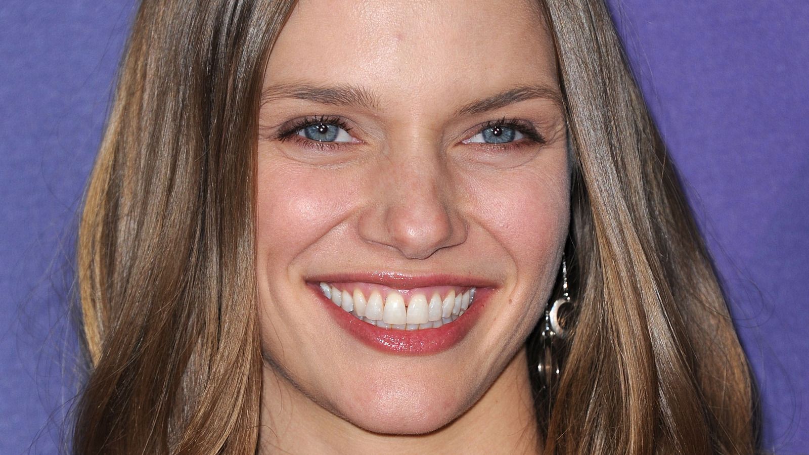 1600x900 Tracy Spiridakos' Favorite Chicago P.D. Episode Includes The Infamous Moment When Ruzek Covers For Antonio