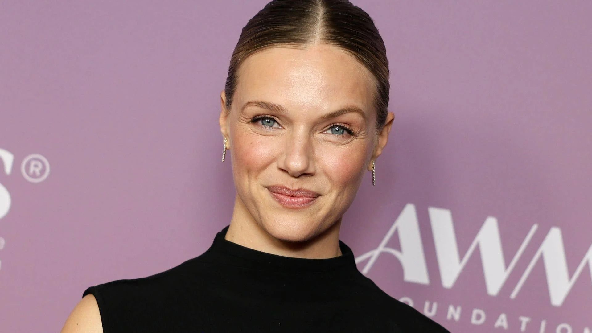 1920x1080 Chicago PD's Tracy Spiridakos Breaks Silence On Engagement Rumors To Former Co Star