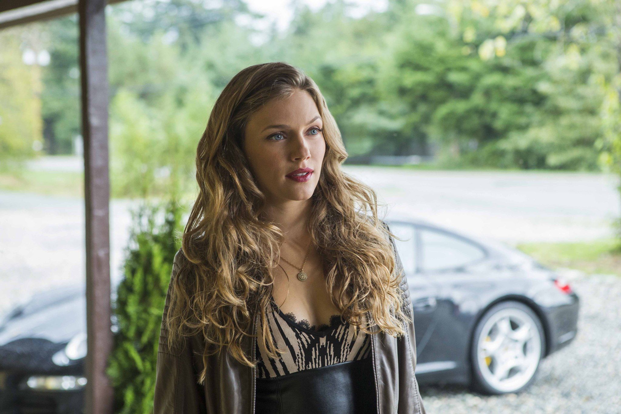 2048x1365 Tracy Spiridakos