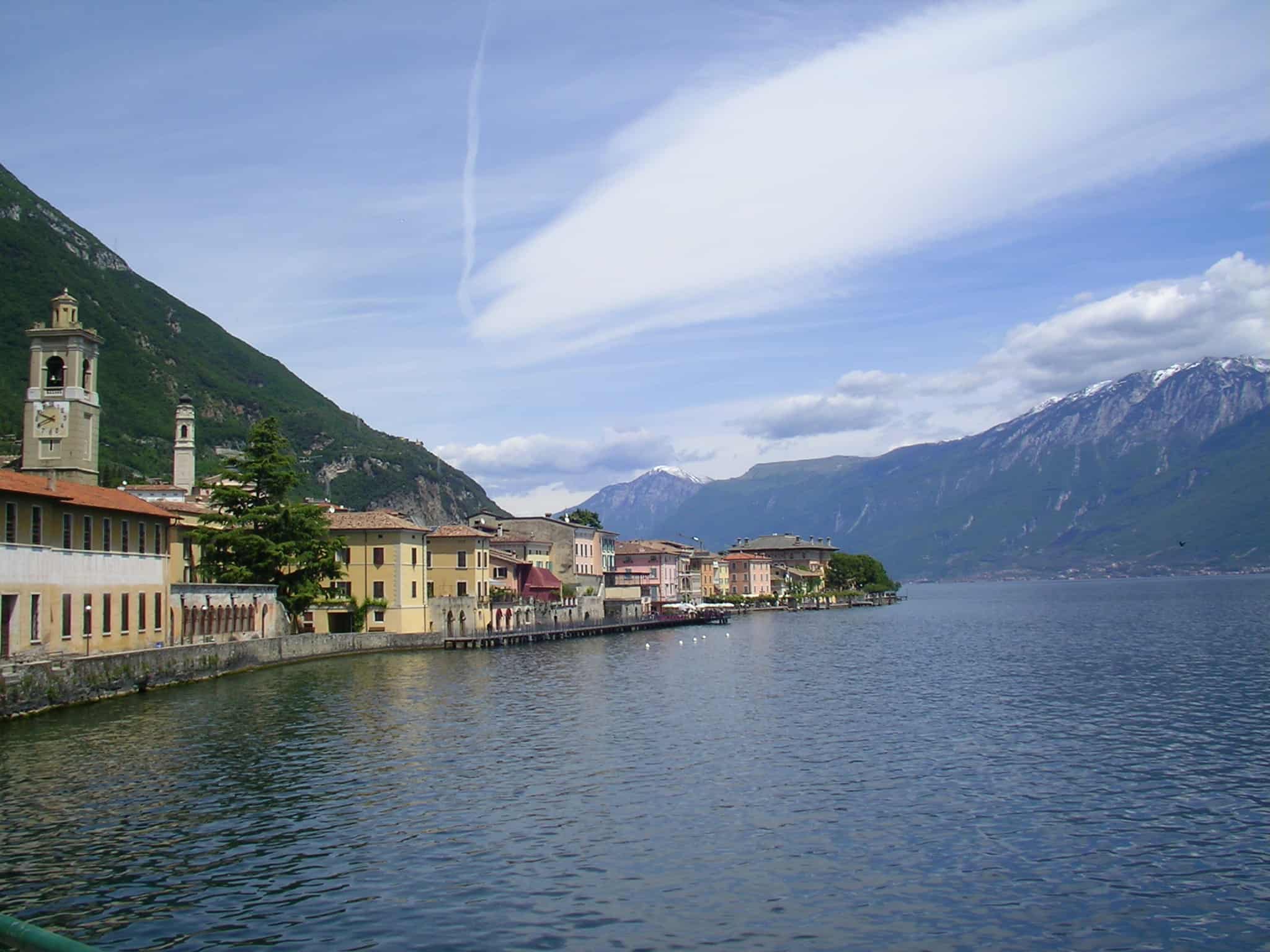 2048x1536 Small Towns in Western Europe You Probably Haven't Heard About. Shooting Star