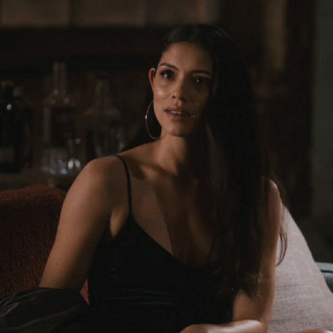 1081x1081 Miranda Rae Mayo ideas. miranda rae mayo chicago fire, stella kidd hair, stella kidd chicago fire outfits
