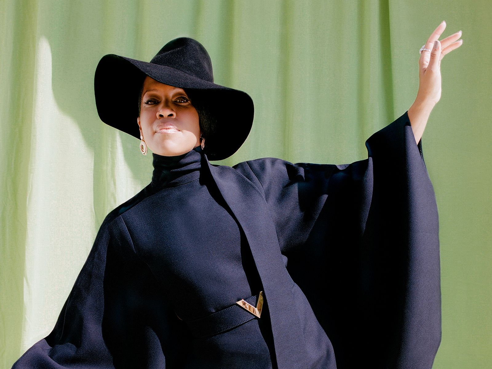 1600x1200 Meet Our Winter Cover Star: Regina King