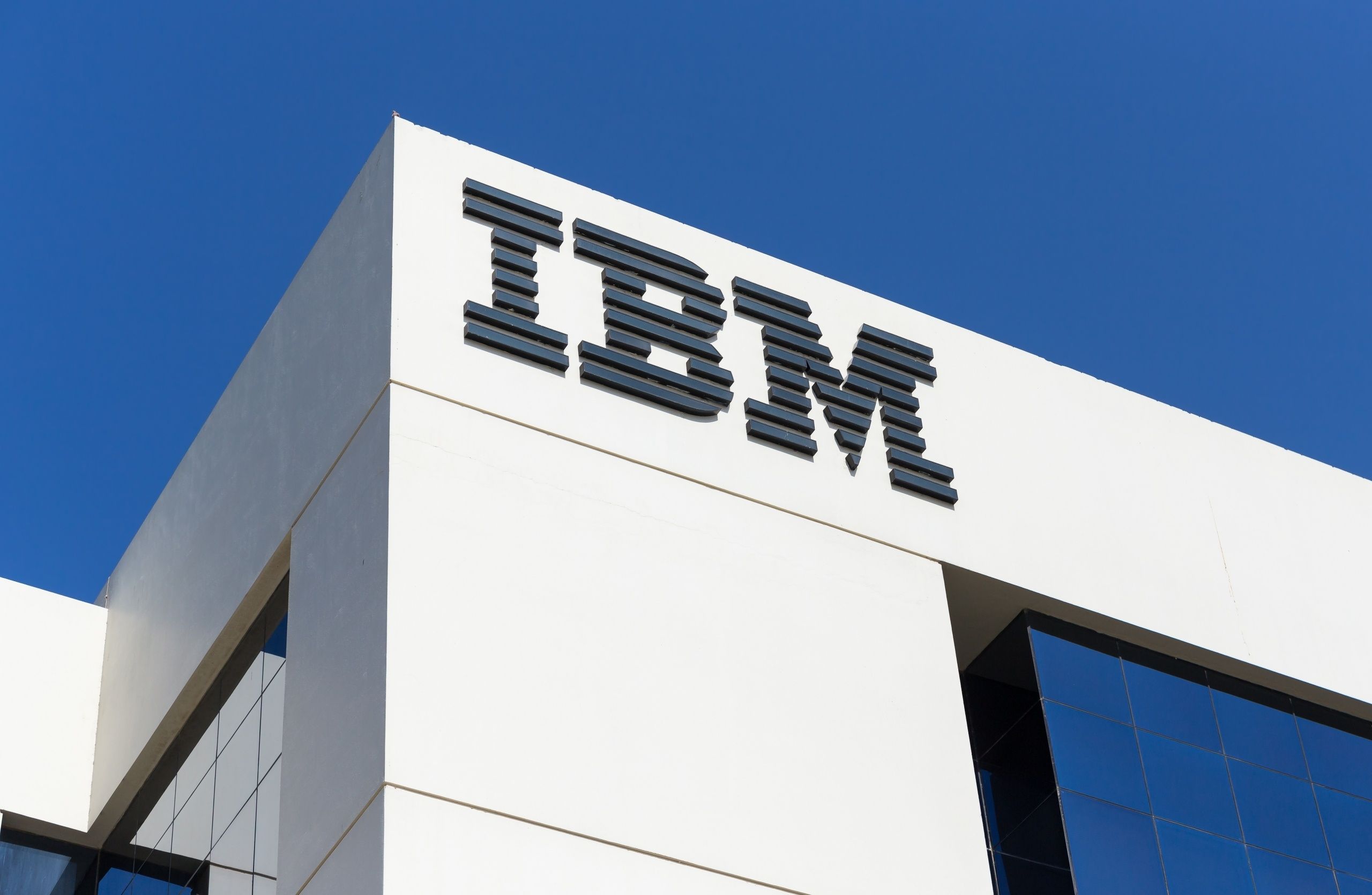 2560x1671 IBM Wallpaper