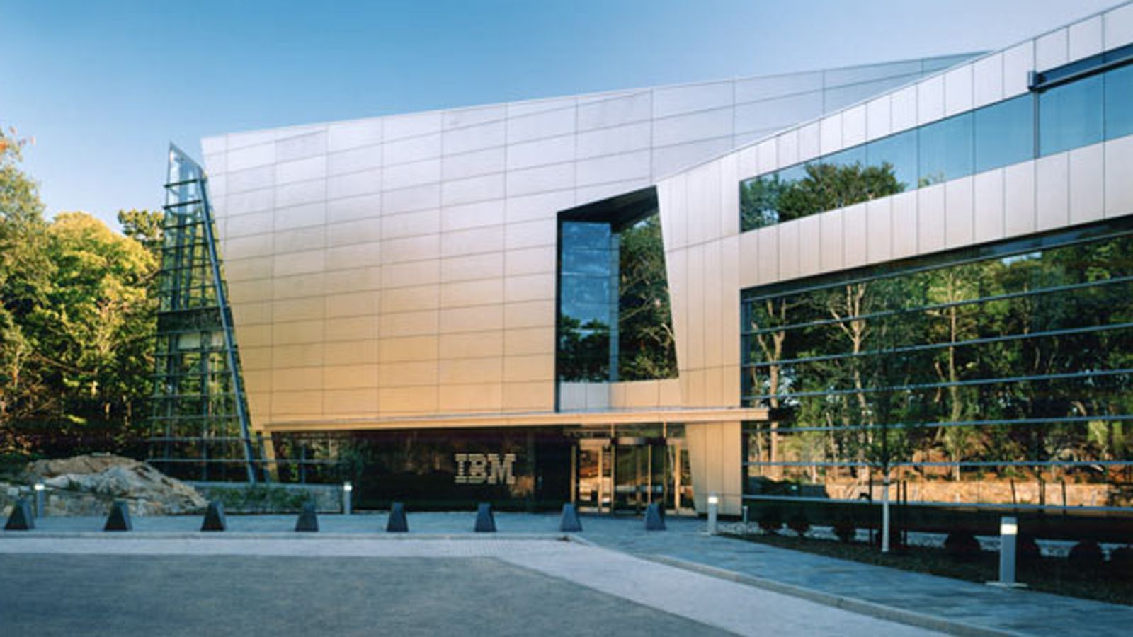 1600x900 How to build your business application with IBM Bluemix
