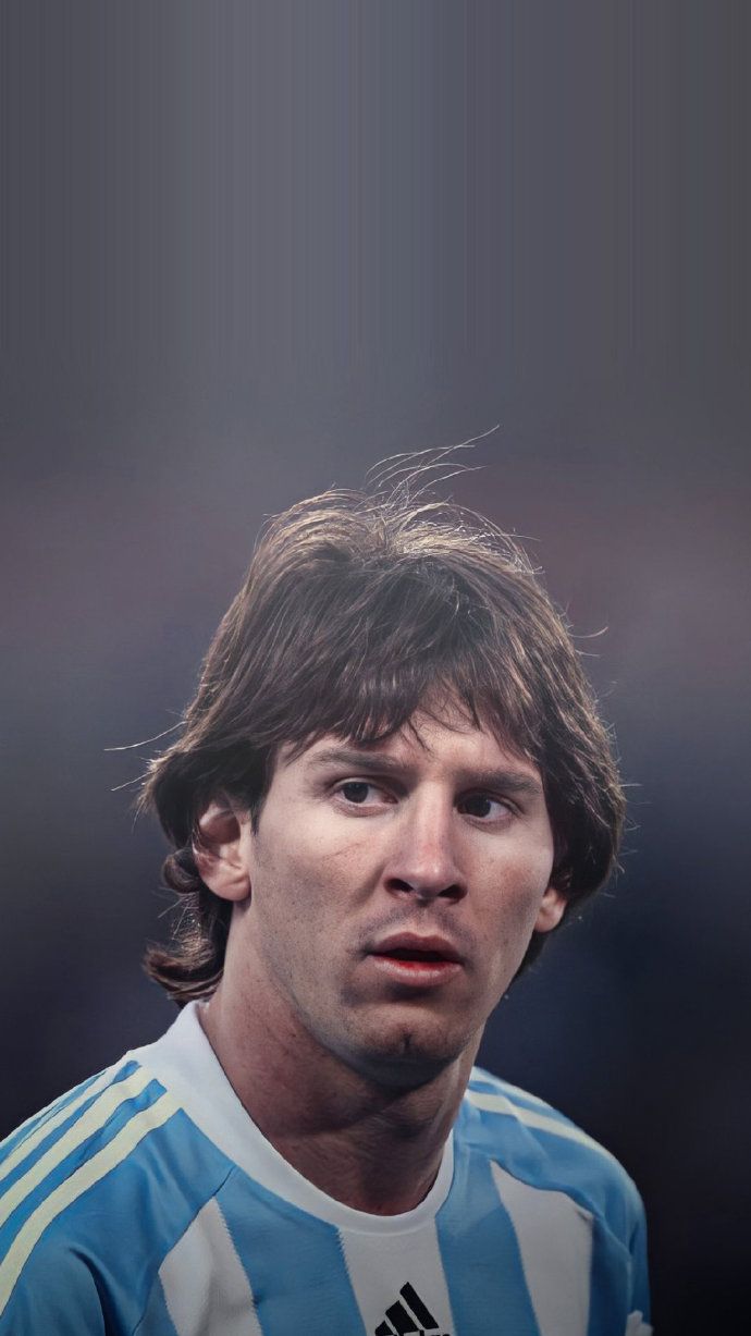 690x1227 Messi