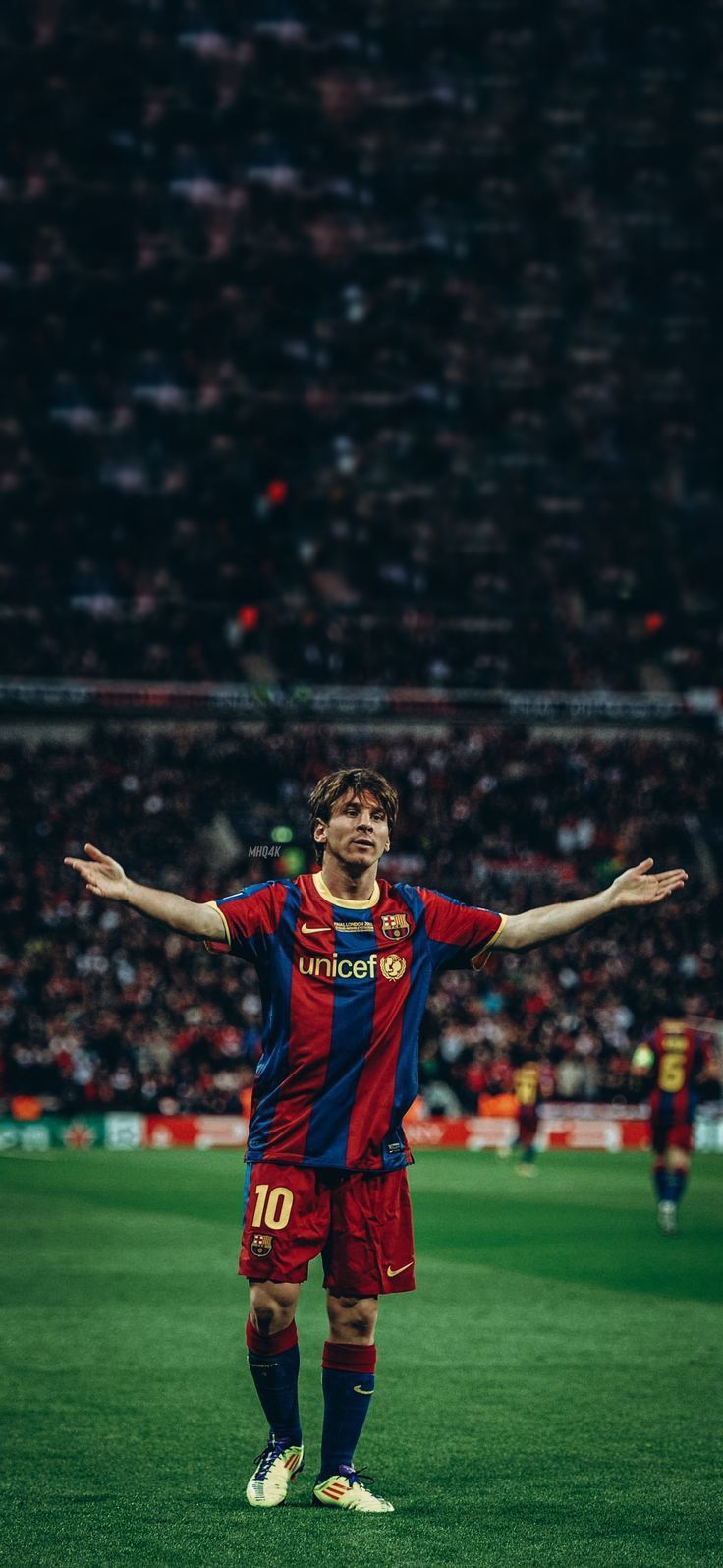 736x1595 Messi