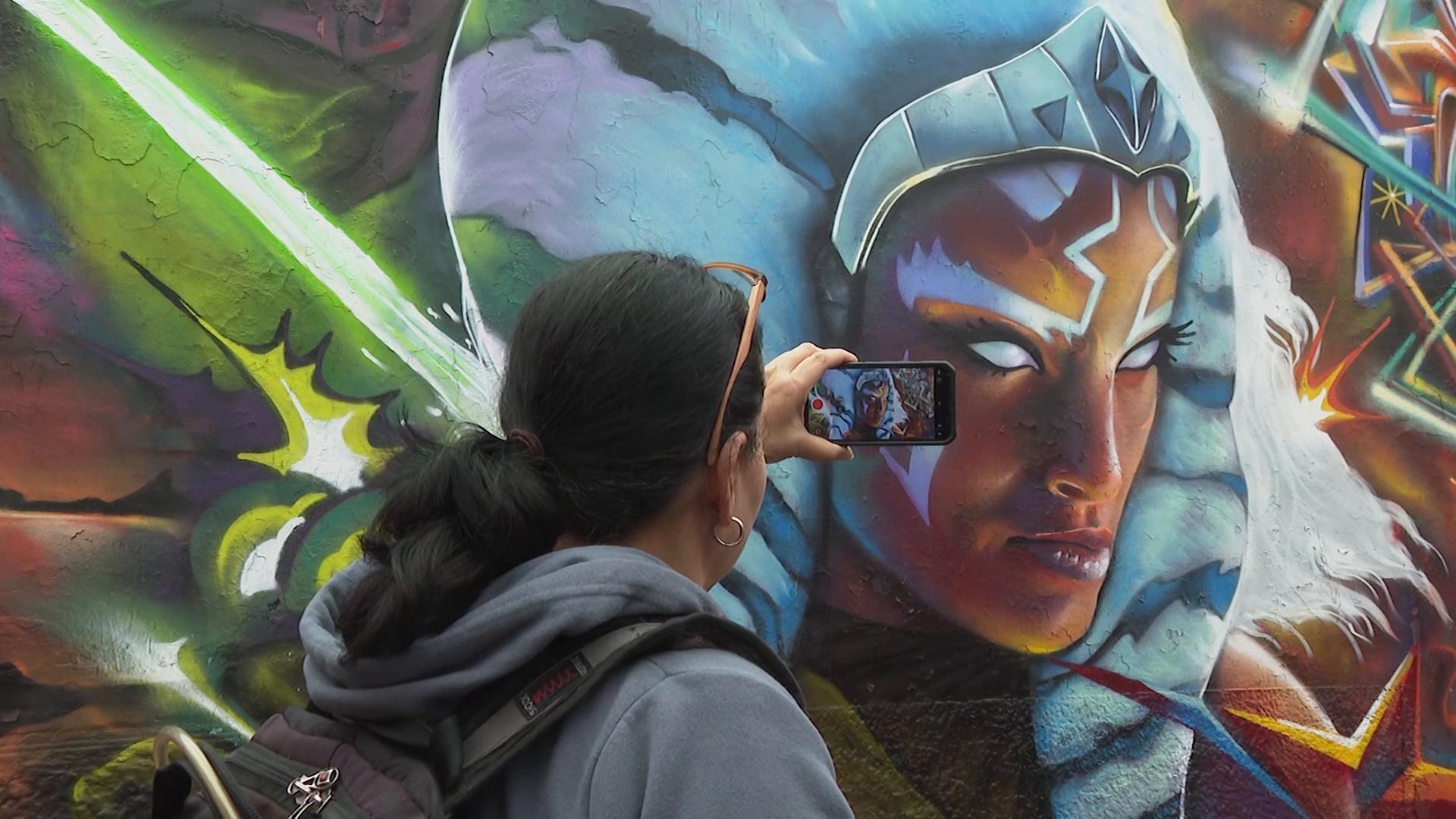 1920x1080 Urban artists in Peru unveil mural in honor of the 25th anniversary of Star Wars Episode One