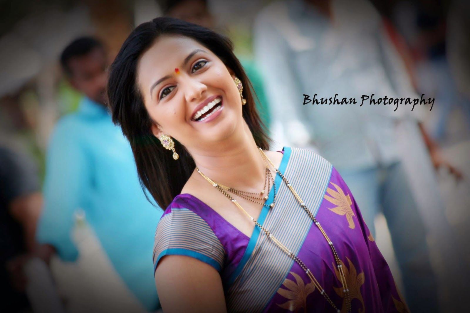 1600x1066 Tejashree Pradhan Wallpaper