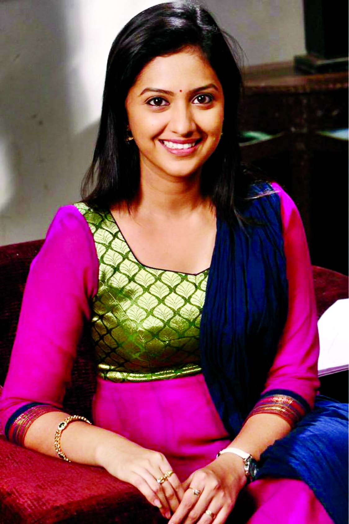 1125x1689 Tejashree Pradhan Wallpaper