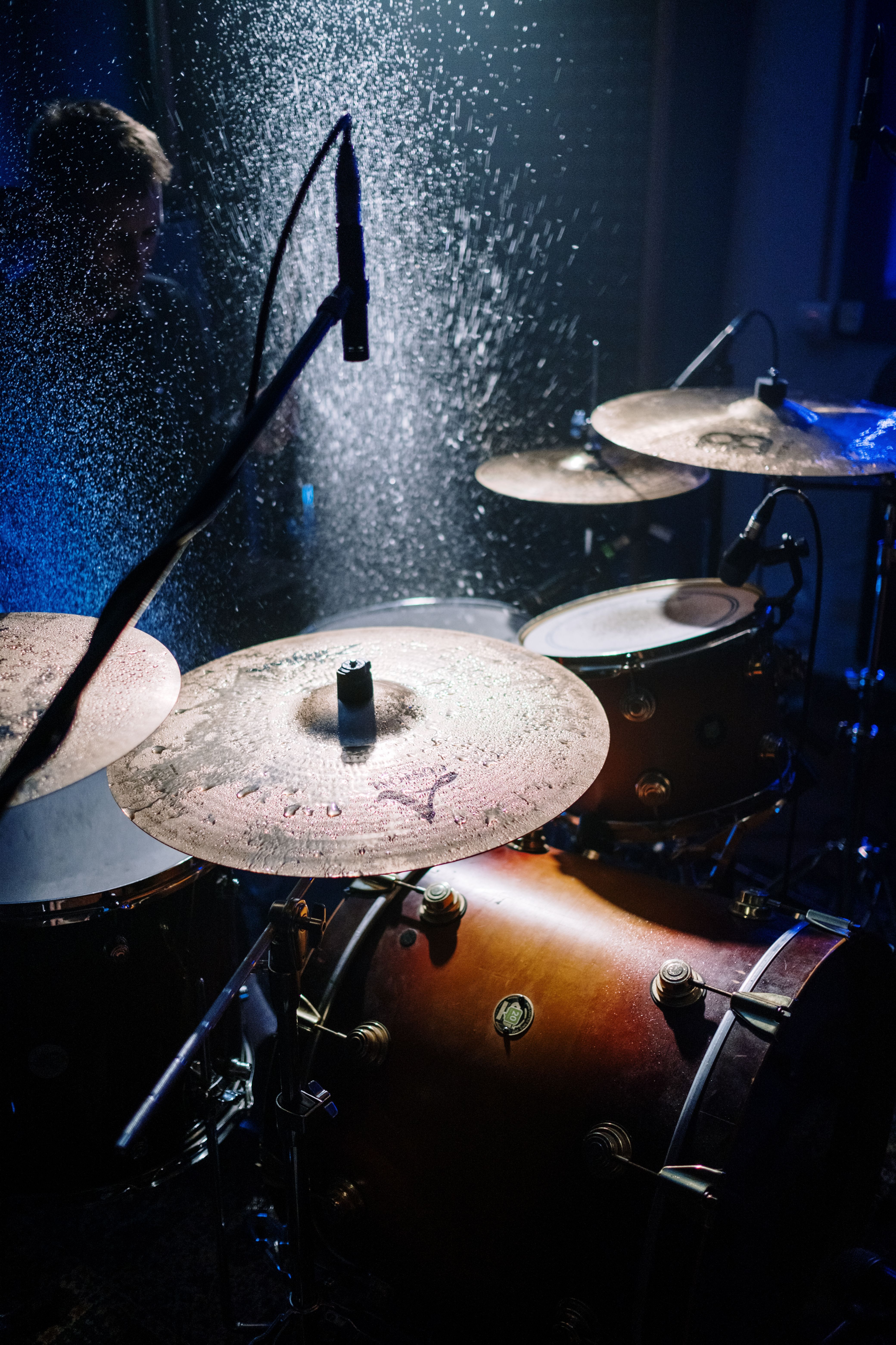 4160x6240 Splash of Water on a Drum Set · Free