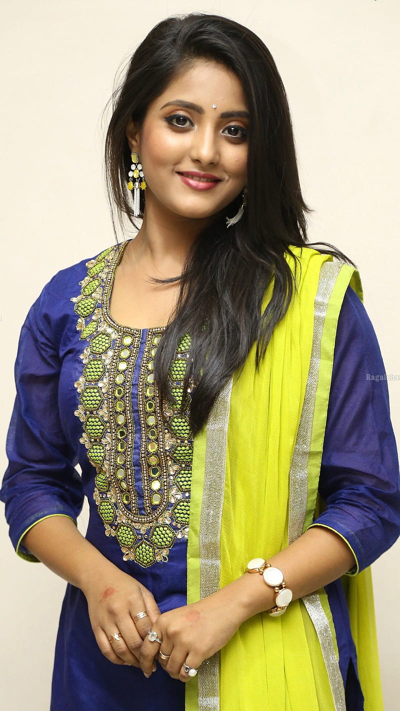 800x1422 Ulka Gupta, actress, bollywood, HD phone wallpaper