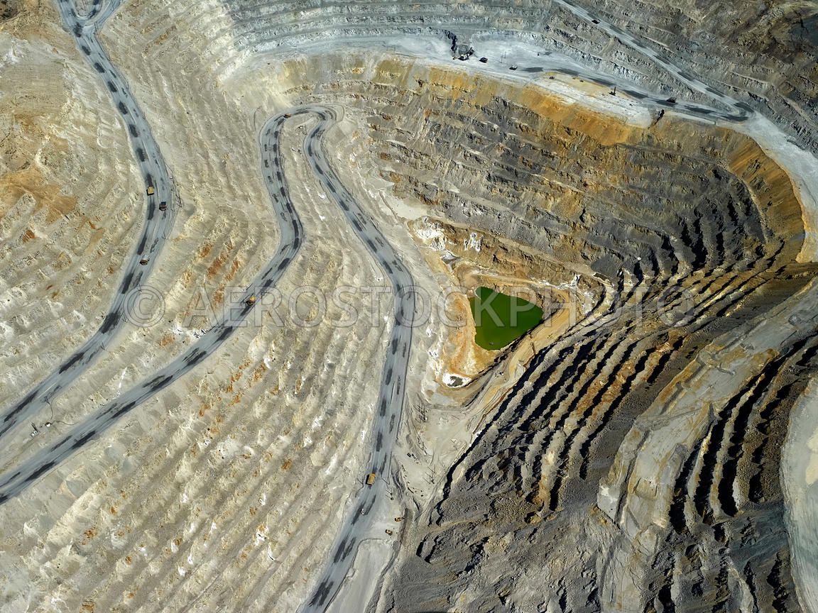 1152x864 aerial view Open pit copper mine, hard rock mining, Sierrita Mine, Pima County, Arizona, USA