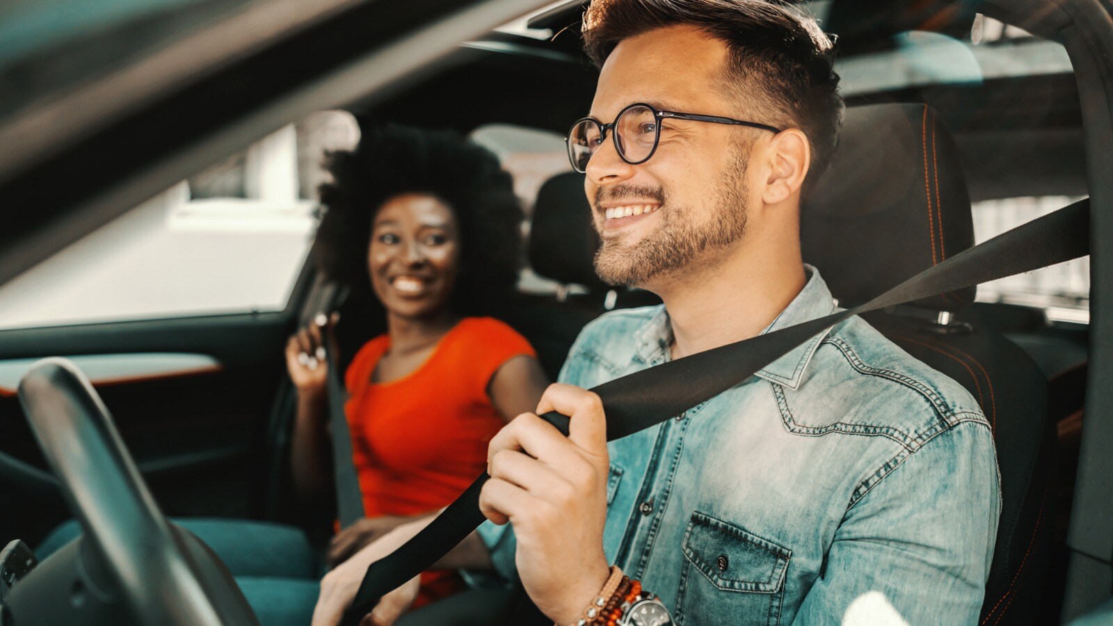 1600x900 US to Require Rear Seatbelt Reminders Blue Book