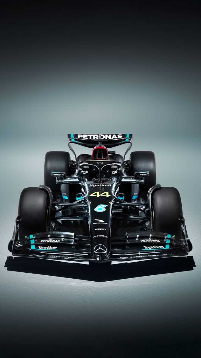 675x1200 Mercedes AMG Petronas F1 Car W14