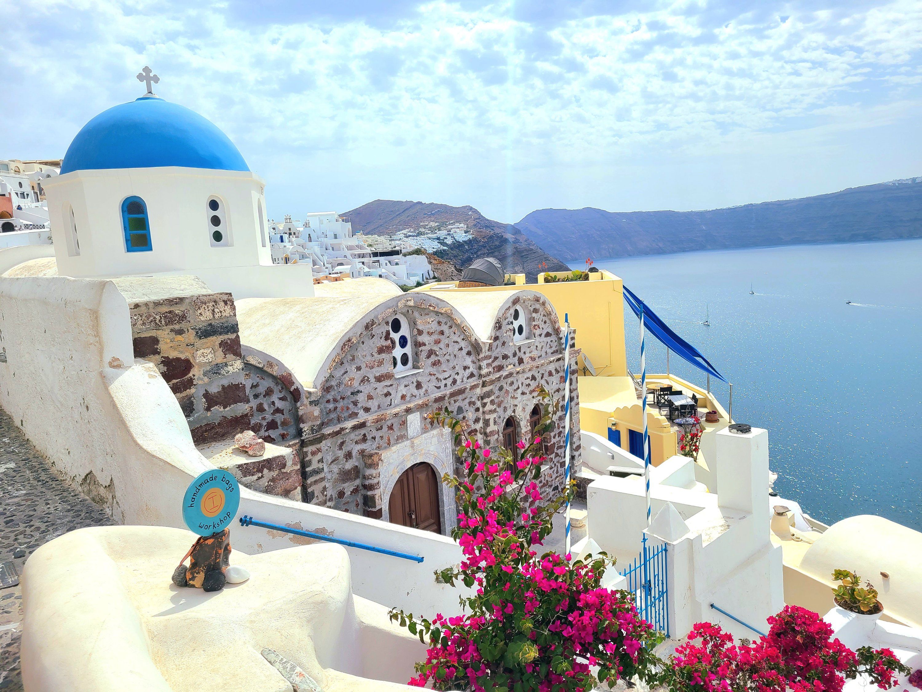 3000x2250 Santorini. Tales of a Travel Addict