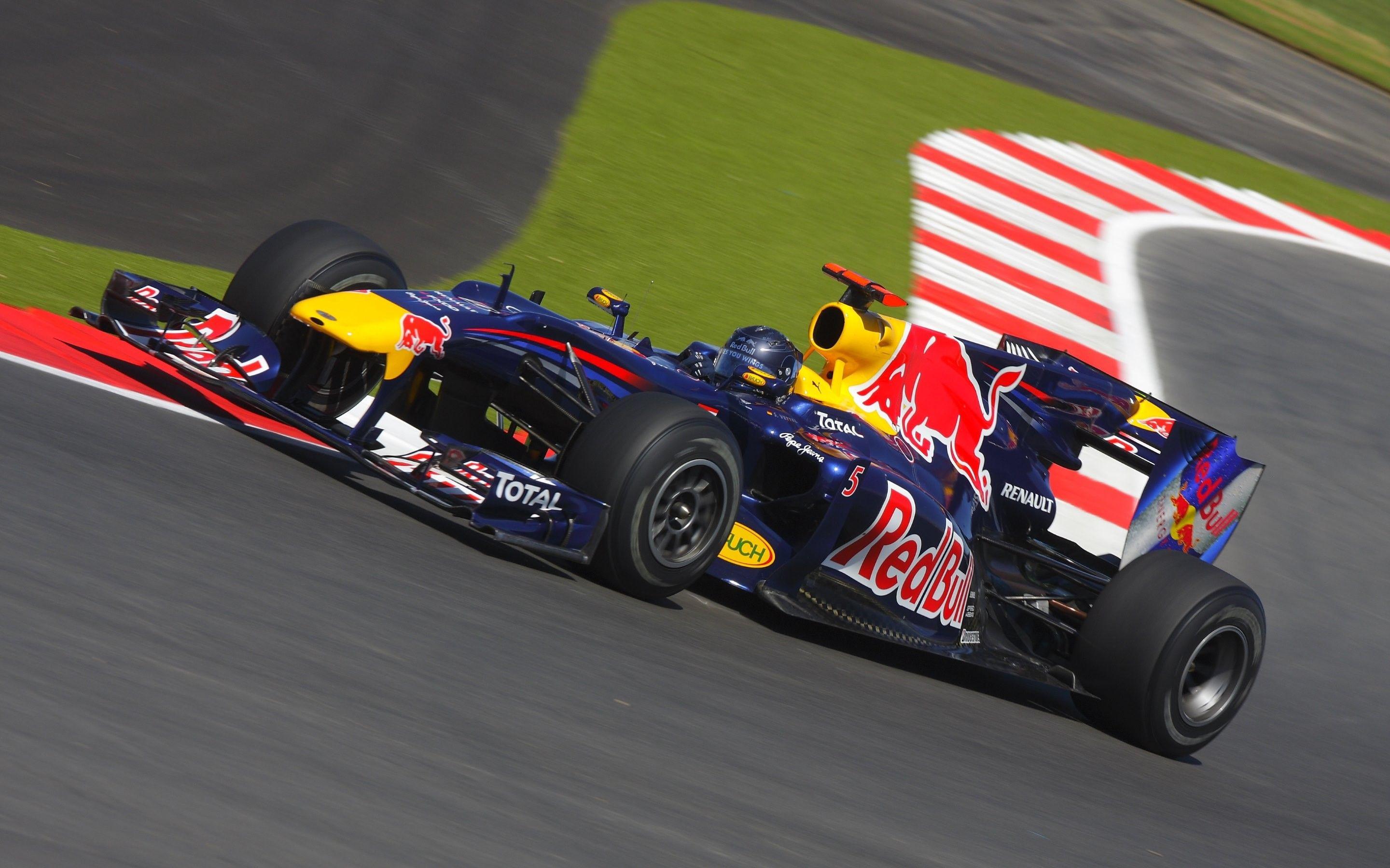 2880x1800 Formula 1 Wallpaper