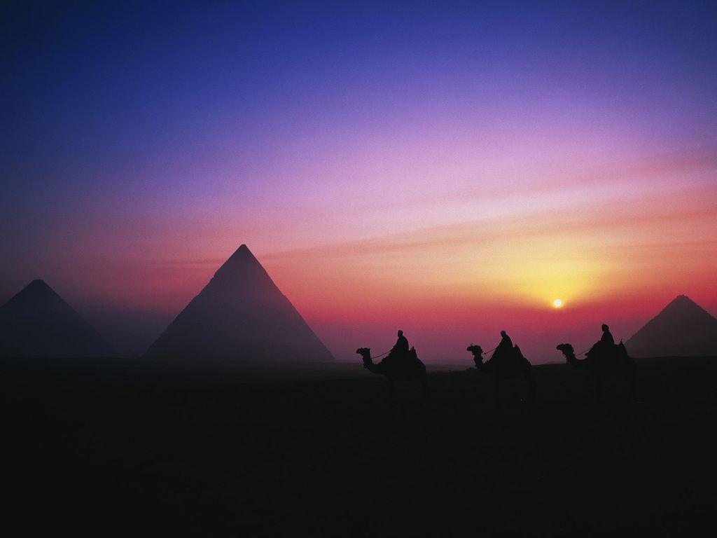 1024x768 Egypt pyramids wallpaper