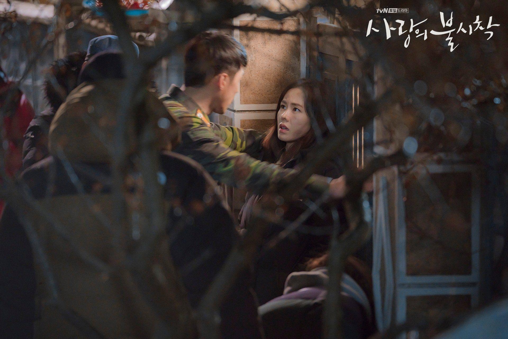 1920x1280 Photos New Stills Added for the Korean Drama Crash Landing