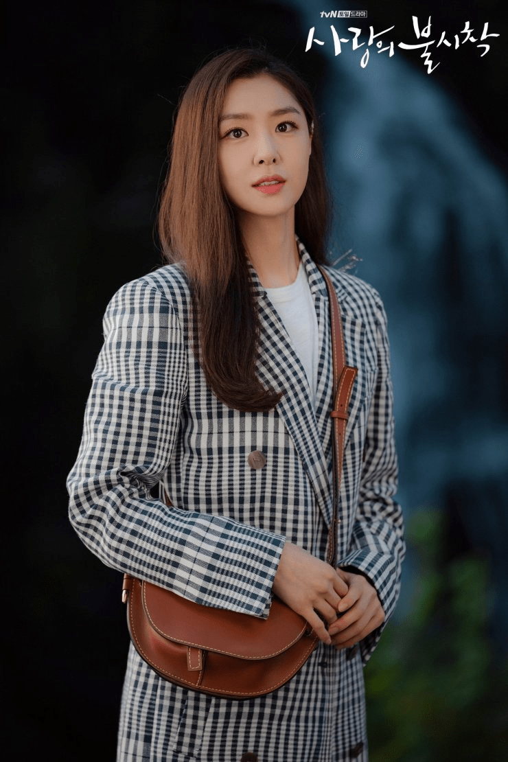 740x1110 Seo Ji Hye Wallpaper