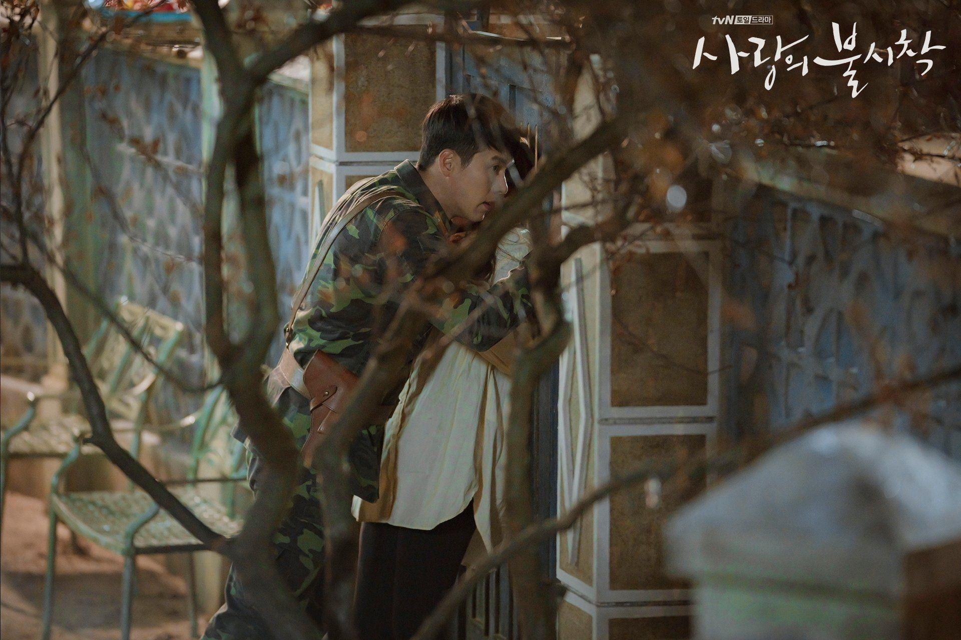 1920x1280 Photos New Stills Added for the Korean Drama Crash Landing