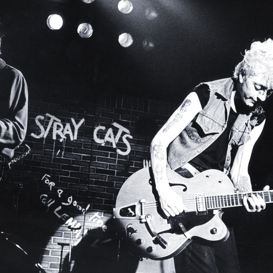 900x900 Watch Stray Cats Reignite '50s Rock and Roll at the 1981 Montreux Jazz Festival With Their Classic Hit “Stray Cat Strut”