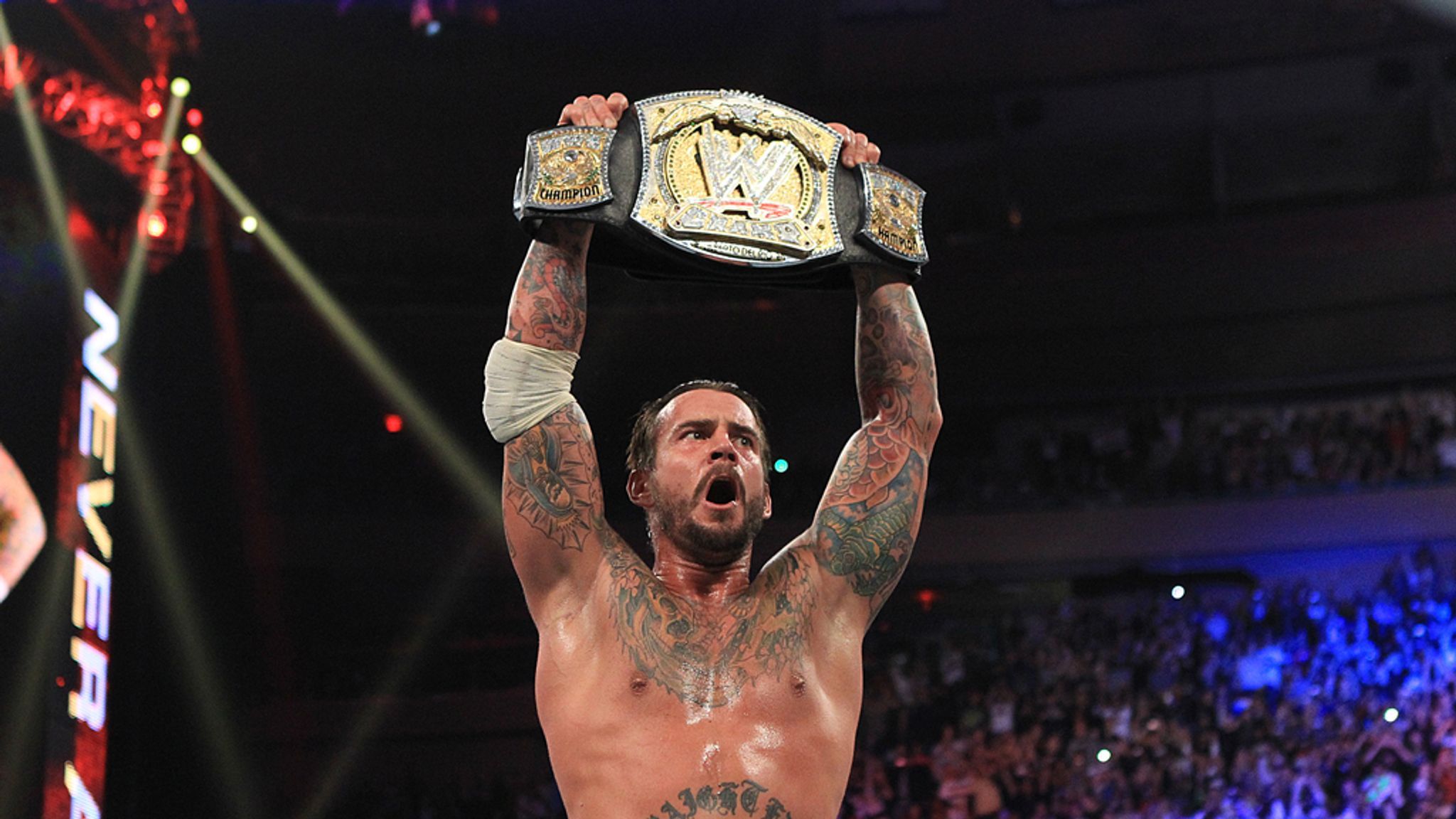 2048x1152 WWE Review 2011