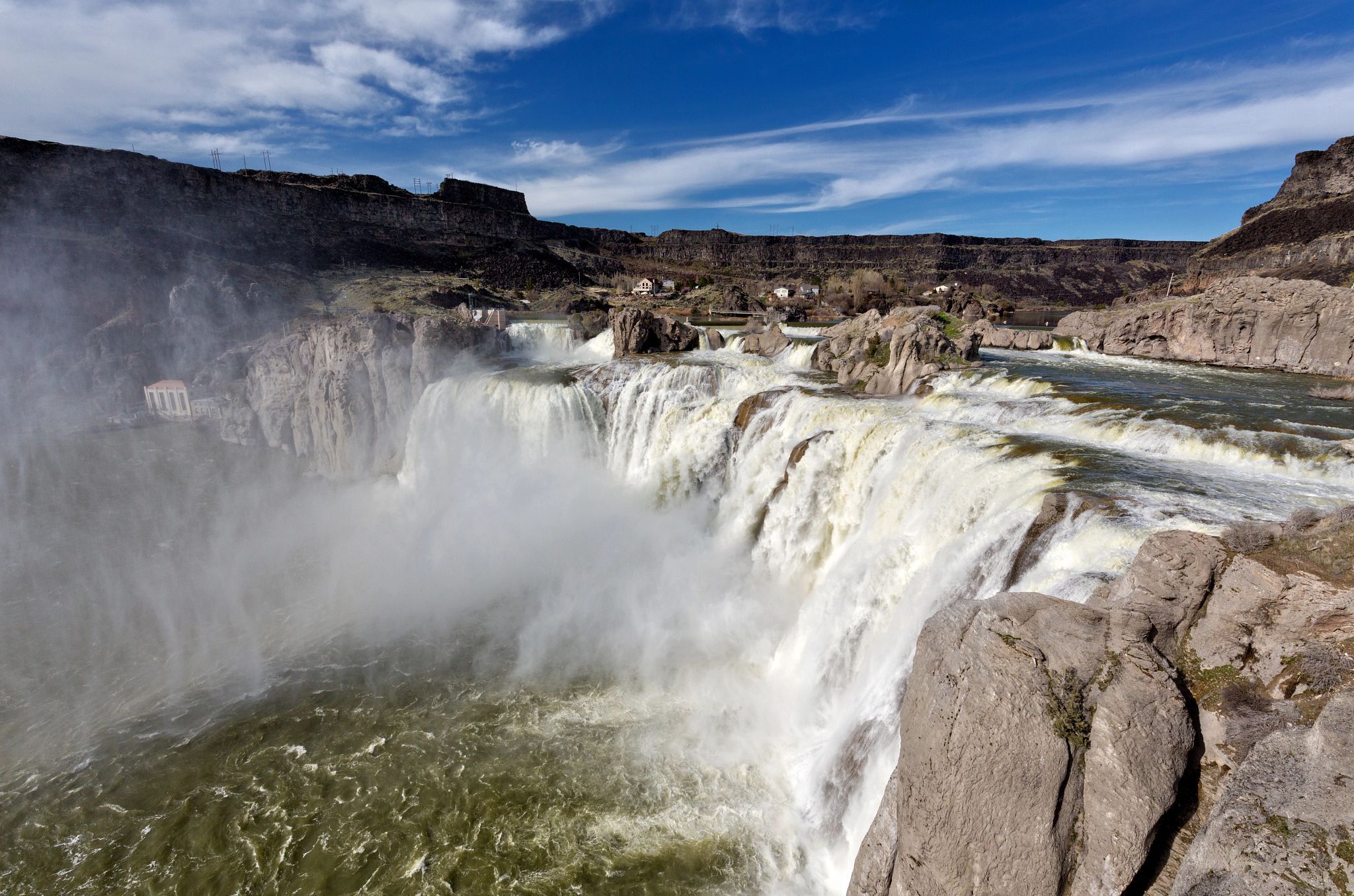 2048x1356 Easy To Reach Waterfalls Worth A Spring Trip
