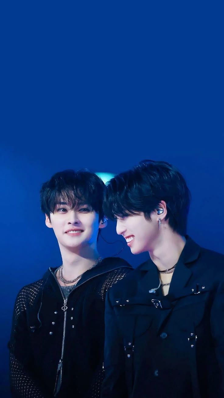 736x1308 